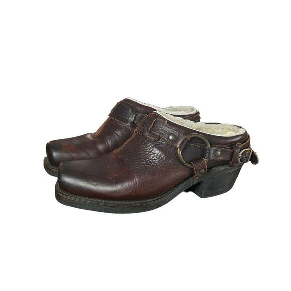 FRYE Women’s Sherpa Lined Brown Belted Leather Mule Heel Size Unknown - Picture 2 of 13